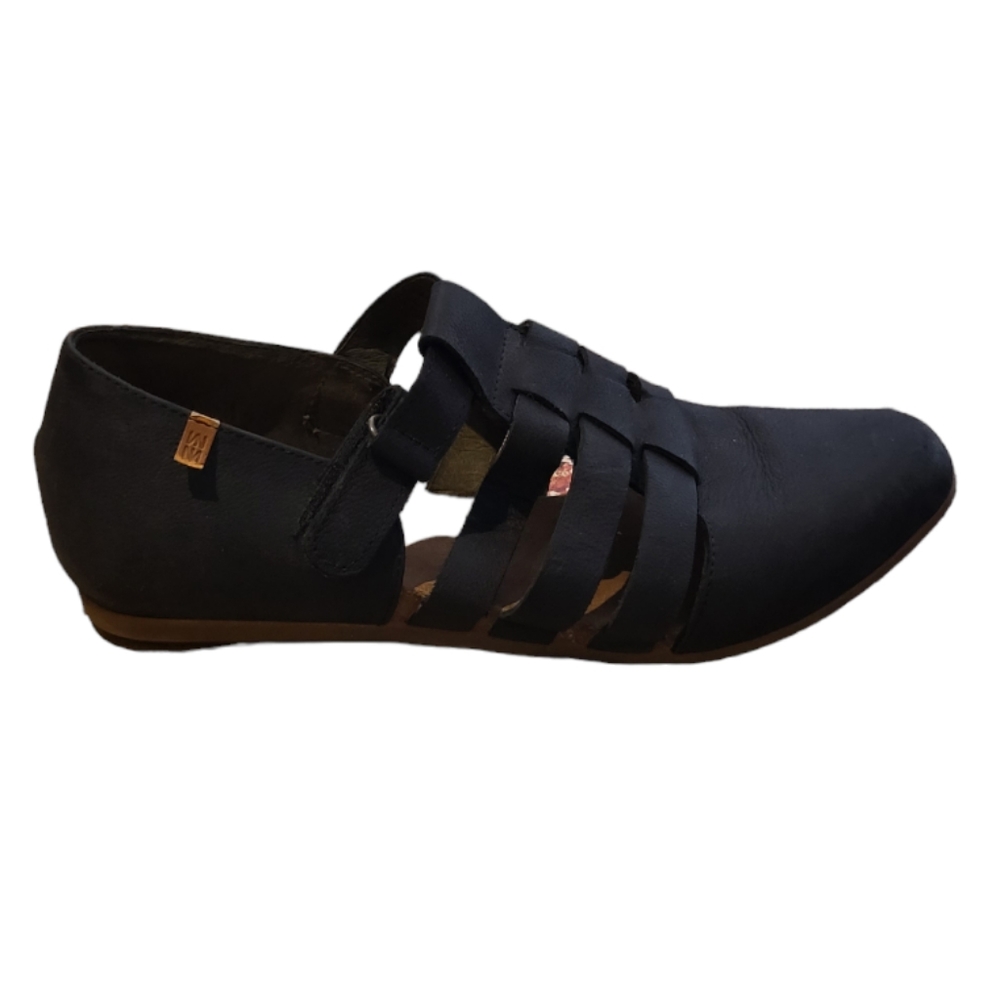 El Naturalista Navy Blue Leather Strappy Flat